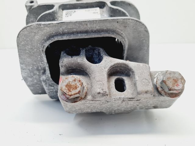 bontott VW GOLF VII Motor Tartó Bak (Fém)