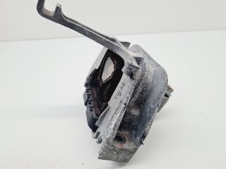 bontott VW GOLF VII Motor Tartó Bak (Fém)