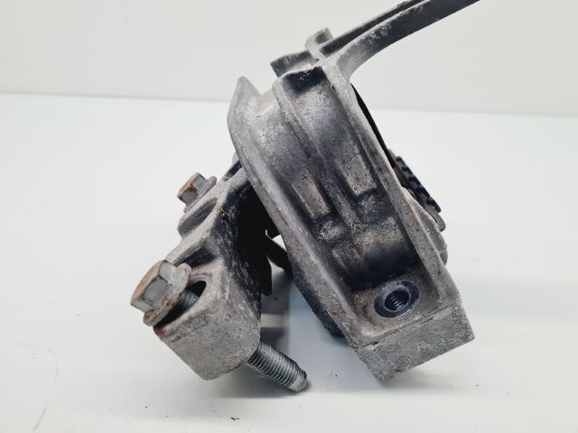 bontott VW GOLF VII Motor Tartó Bak (Fém)