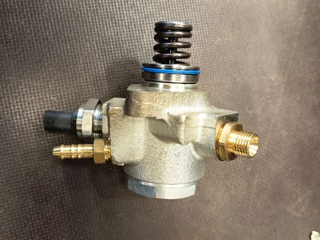 bontott VW GOLF VII Nagynyomású Szivattyú