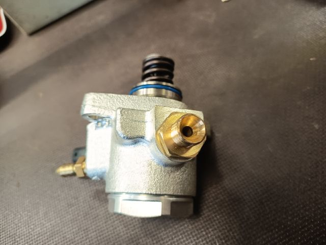 bontott VW GOLF VII Nagynyomású Szivattyú