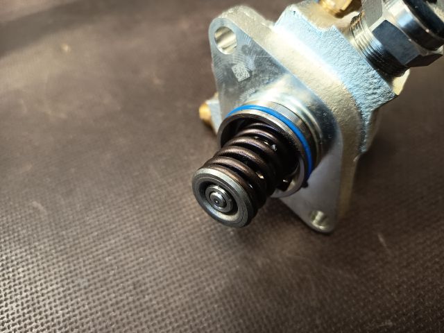 bontott VW GOLF VII Nagynyomású Szivattyú