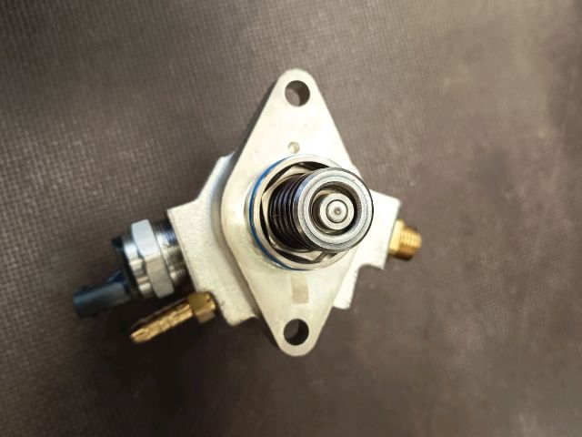 bontott VW GOLF VII Nagynyomású Szivattyú