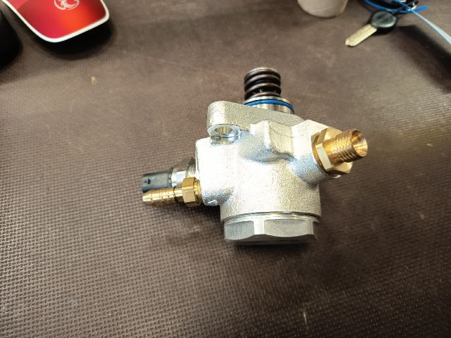 bontott VW GOLF VII Nagynyomású Szivattyú