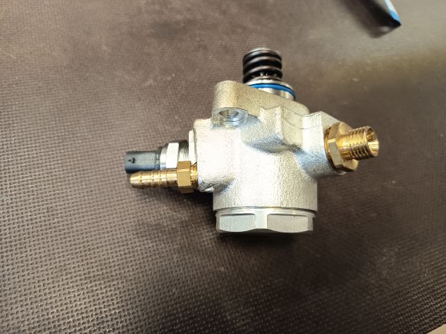 bontott VW GOLF VII Nagynyomású Szivattyú