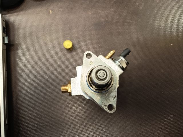 bontott VW GOLF VII Nagynyomású Szivattyú