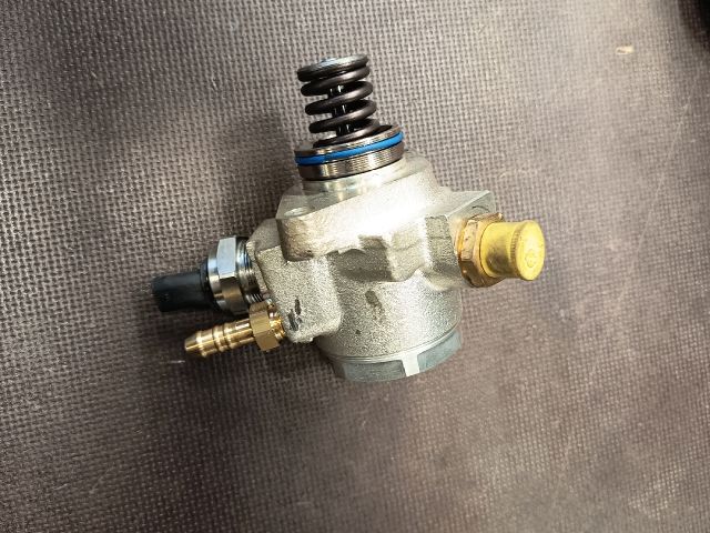 bontott VW GOLF VII Nagynyomású Szivattyú