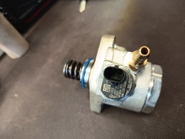 bontott VW GOLF VII Nagynyomású Szivattyú