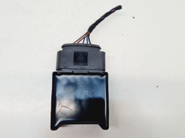 bontott VW GOLF VII Üzemanyag Szivattyú Relé