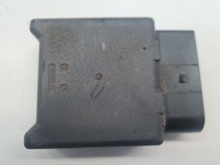 bontott VW GOLF VII Üzemanyag Szivattyú Relé