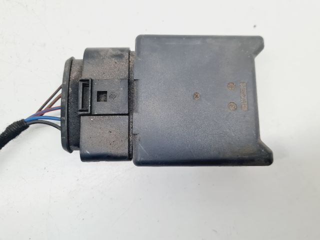 bontott VW GOLF VII Üzemanyag Szivattyú Relé