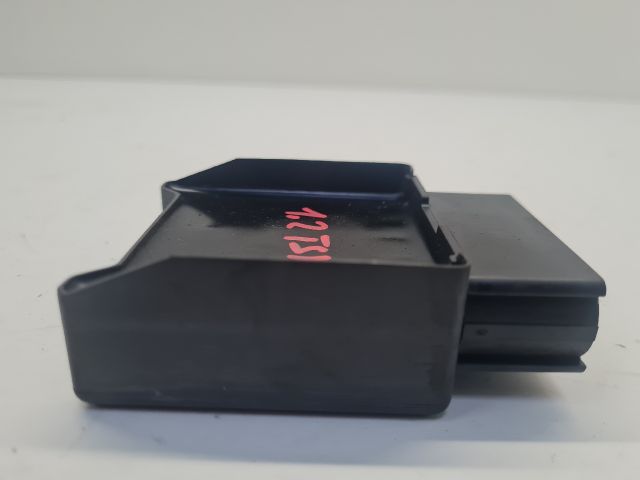 bontott VW GOLF VII Üzemanyag Szivattyú Relé