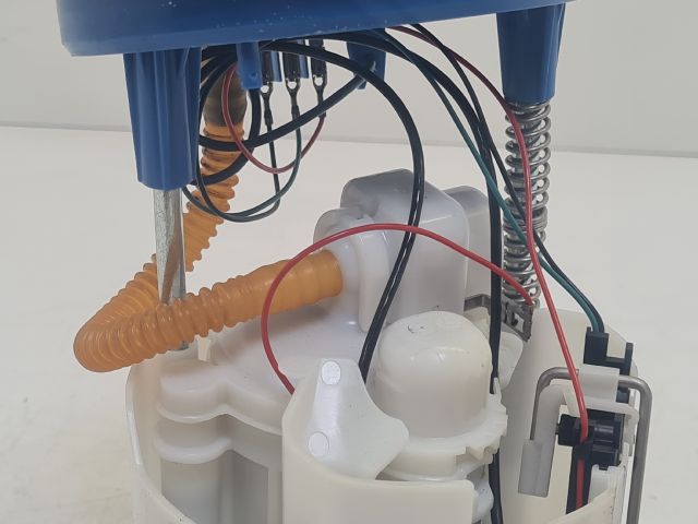 bontott VW GOLF VII Üzemanyag Szivattyú