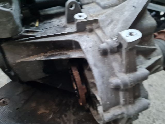 bontott VW GOLF VII Váltó (Mechanikus)