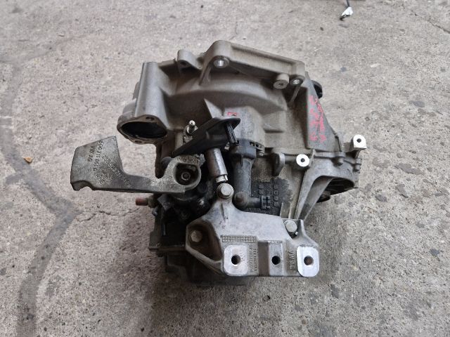 bontott VW GOLF VII Váltó (Mechanikus)