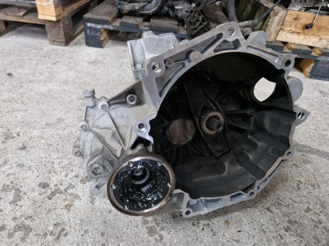 bontott VW GOLF VII Váltó (Mechanikus)