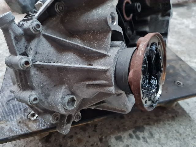 bontott VW GOLF VII Váltó (Mechanikus)