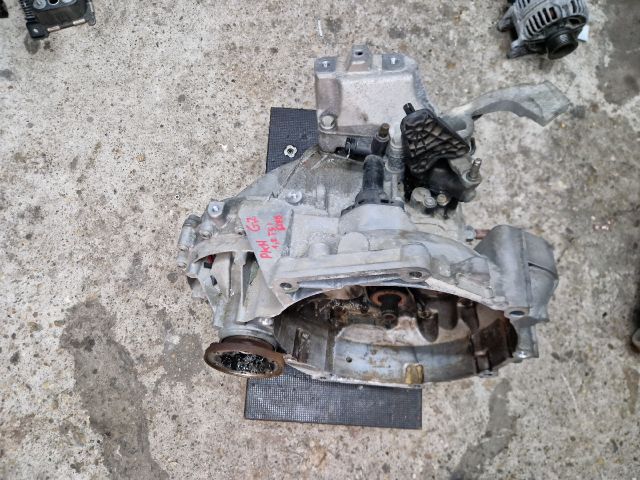 bontott VW GOLF VII Váltó (Mechanikus)