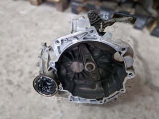 bontott VW GOLF VII Váltó (Mechanikus)