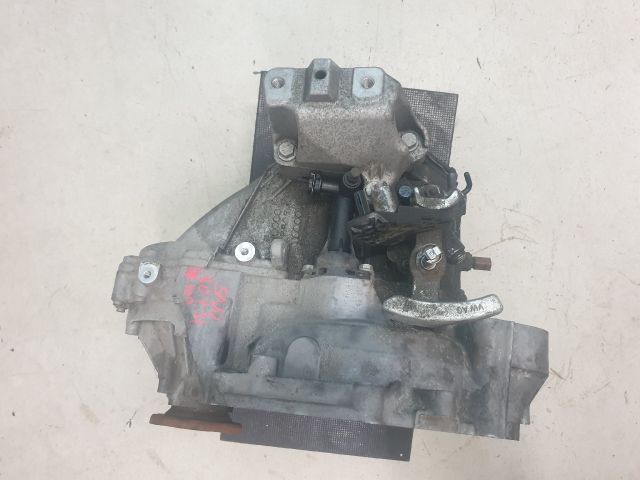 bontott VW GOLF VII Váltó (Mechanikus)