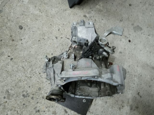 bontott VW GOLF VII Váltó (Mechanikus)