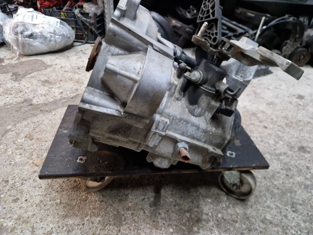 bontott VW GOLF VII Váltó (Mechanikus)