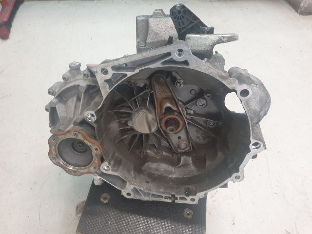 bontott VW GOLF VII Váltó (Mechanikus)