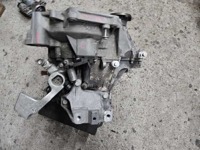 bontott VW GOLF VII Váltó (Mechanikus)