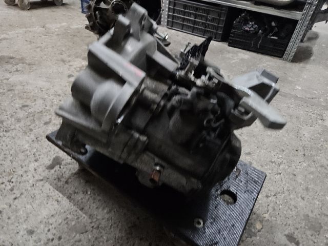 bontott VW GOLF VII Váltó (Mechanikus)