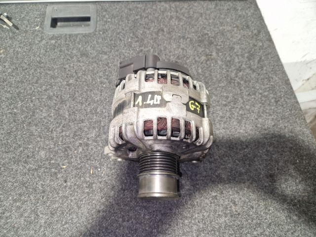 bontott VW GOLF VII Generátor