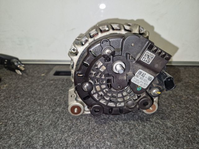 bontott VW GOLF VII Generátor