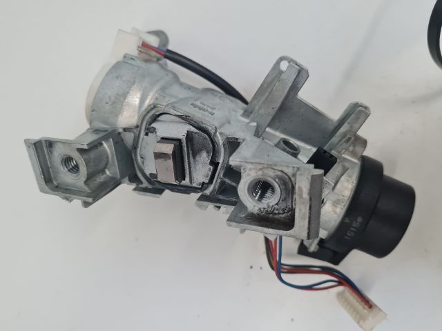 bontott VW GOLF VII Gyújtáskapcsoló Házzal