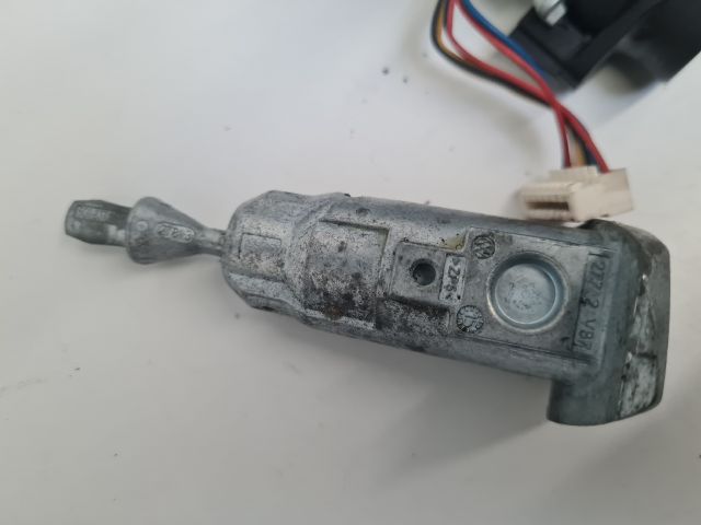 bontott VW GOLF VII Gyújtáskapcsoló Házzal