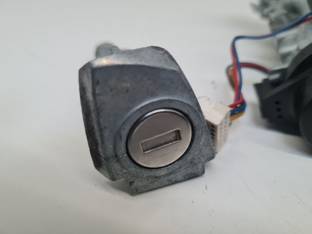 bontott VW GOLF VII Gyújtáskapcsoló Házzal