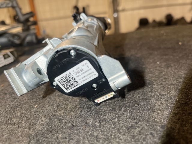 bontott VW GOLF VII Gyújtáskapcsoló Házzal