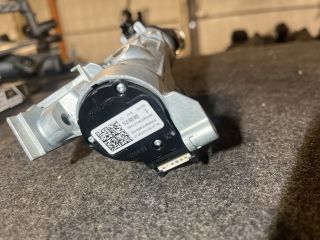 bontott VW GOLF VII Gyújtáskapcsoló Házzal