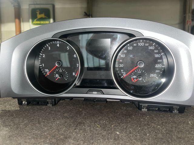 bontott VW GOLF VII Kilométeróra