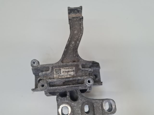 bontott VW GOLF VII Motor Tartó Bak (Fém)