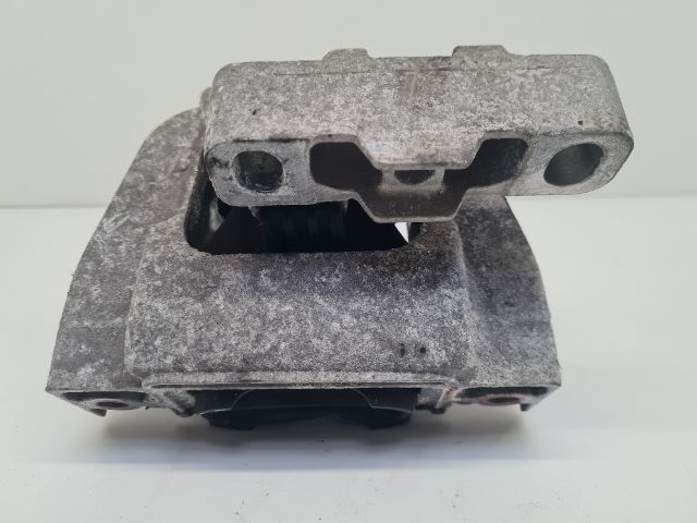 bontott VW GOLF VII Motor Tartó Bak (Fém)