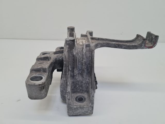 bontott VW GOLF VII Motor Tartó Bak (Fém)