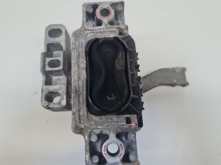 bontott VW GOLF VII Motor Tartó Bak (Fém)