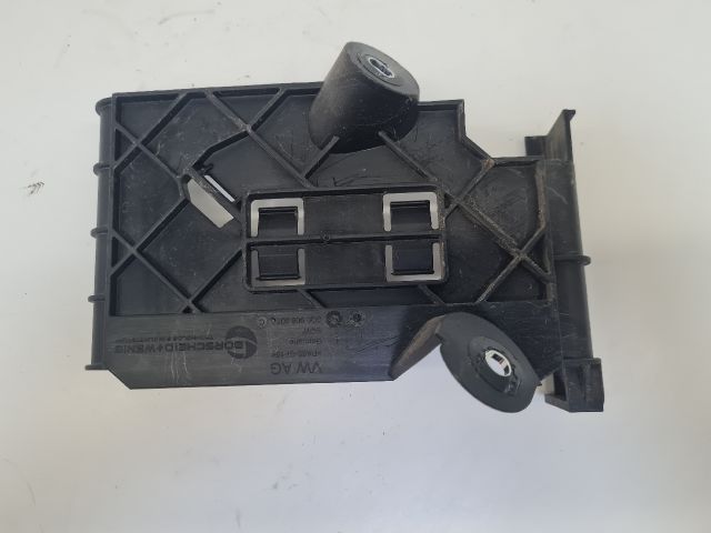 bontott VW GOLF VII Motorvezérlő Tartó