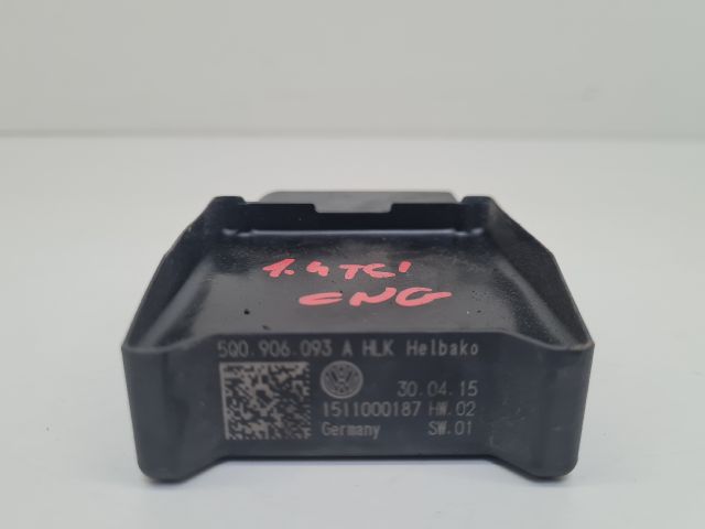 bontott VW GOLF VII Üzemanyag Szivattyú Relé