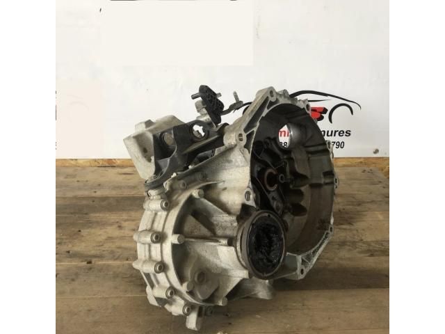 bontott VW GOLF VII Váltó (Mechanikus)