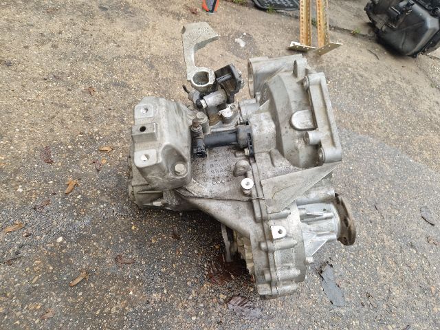 bontott VW GOLF VII Váltó (Mechanikus)