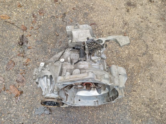 bontott VW GOLF VII Váltó (Mechanikus)