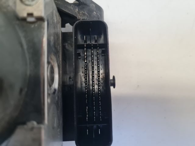 bontott VW GOLF VII ABS Kocka