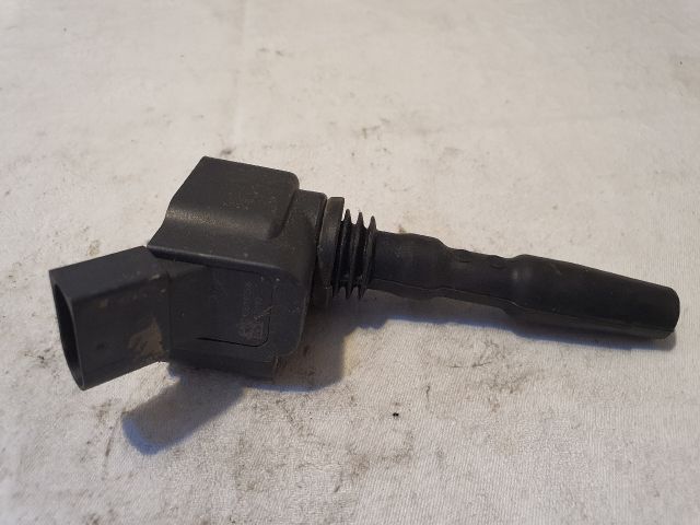 bontott VW GOLF VII Gyújtótrafó