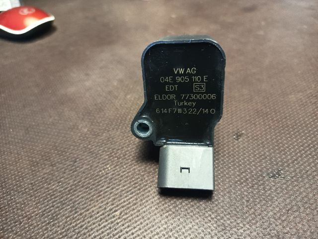 bontott VW GOLF VII Gyújtótrafó