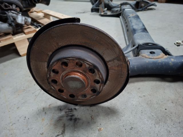 bontott VW GOLF VII Hátsó Híd (Tárcsafékes)